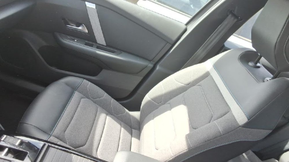 Foto Citroën C4 X 9