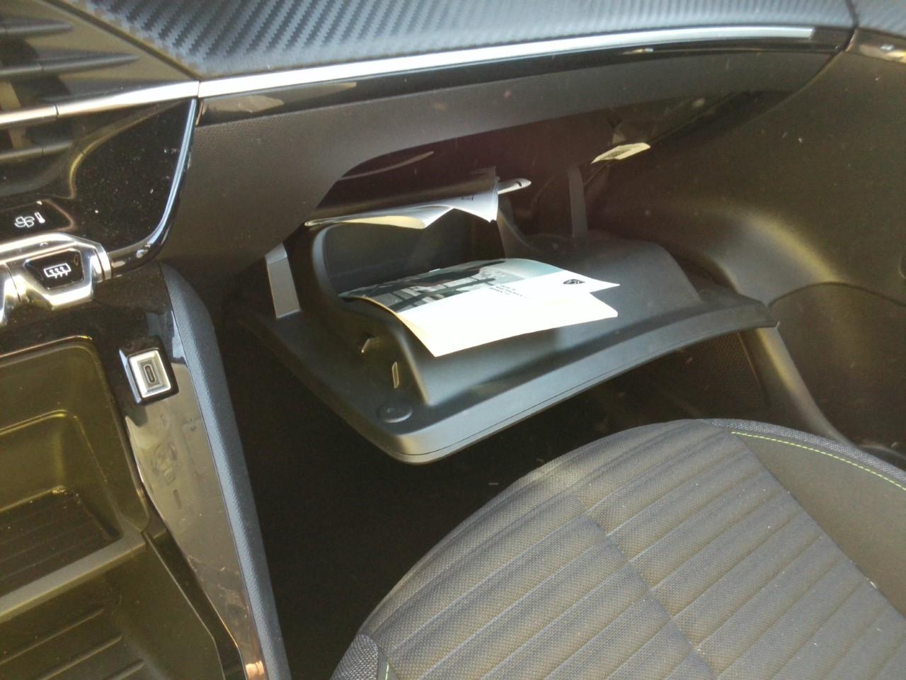 Foto Peugeot 208 8