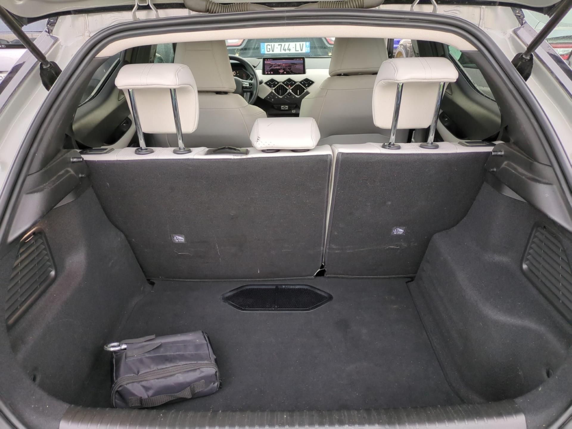 DS DS 3 PureTech 130 EAT8 Esprit de Voyage 2024
