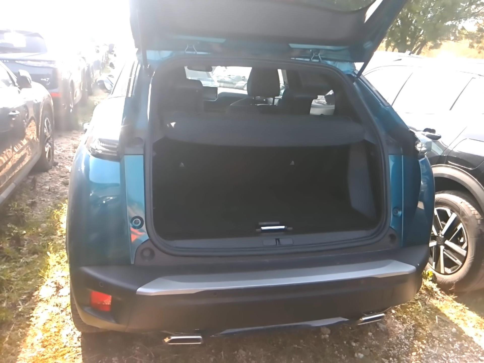 Peugeot 2008 Hybrid 136 e-DCS6 GT 2025