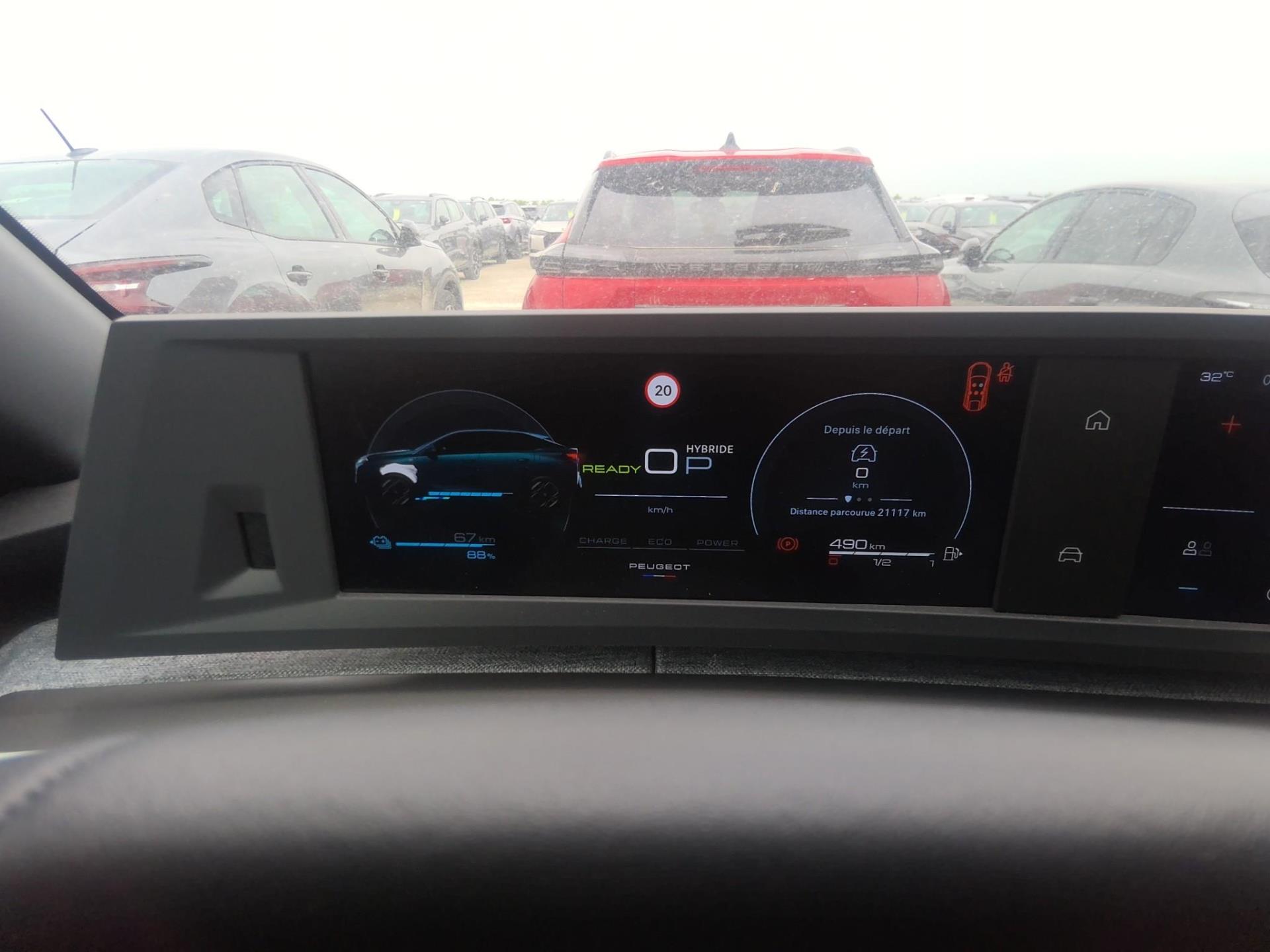 Peugeot 3008 Plug-in Hybrid 195 e-DCS7 Allure 2025