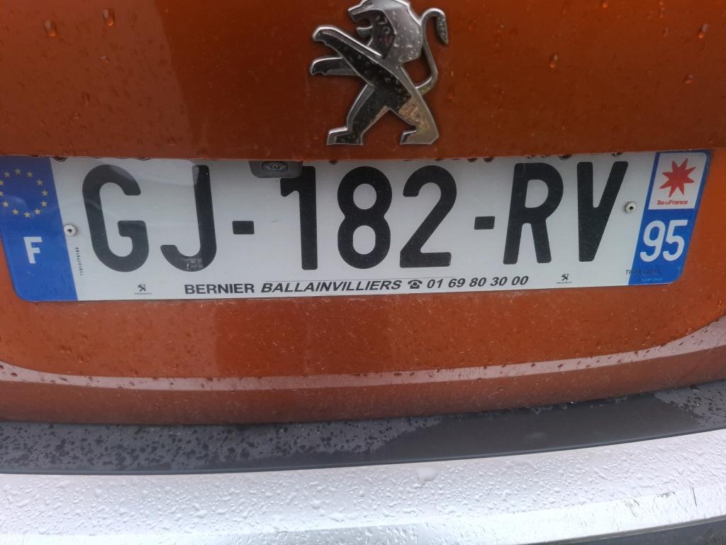 Peugeot 2008 BlueHDi 130 S&S EAT8 Allure 2022