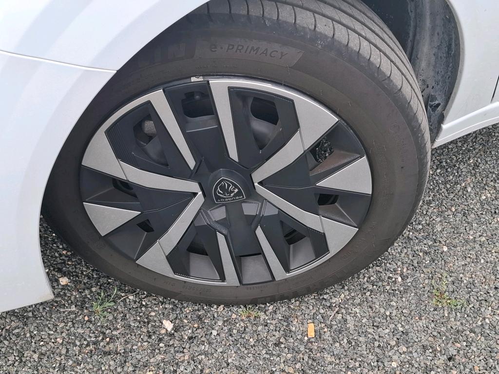 Peugeot 208 Hybrid 110 ch e-DCS6 Style 2025