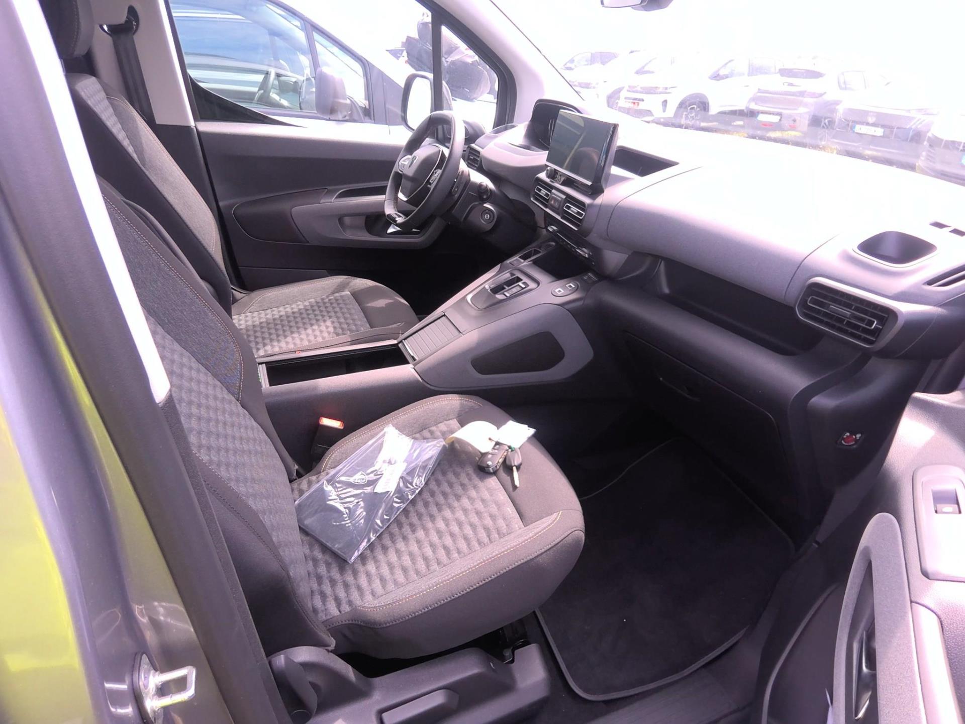 Peugeot Rifter XL BlueHDi 130 S&S EAT8 5pl GT 2024