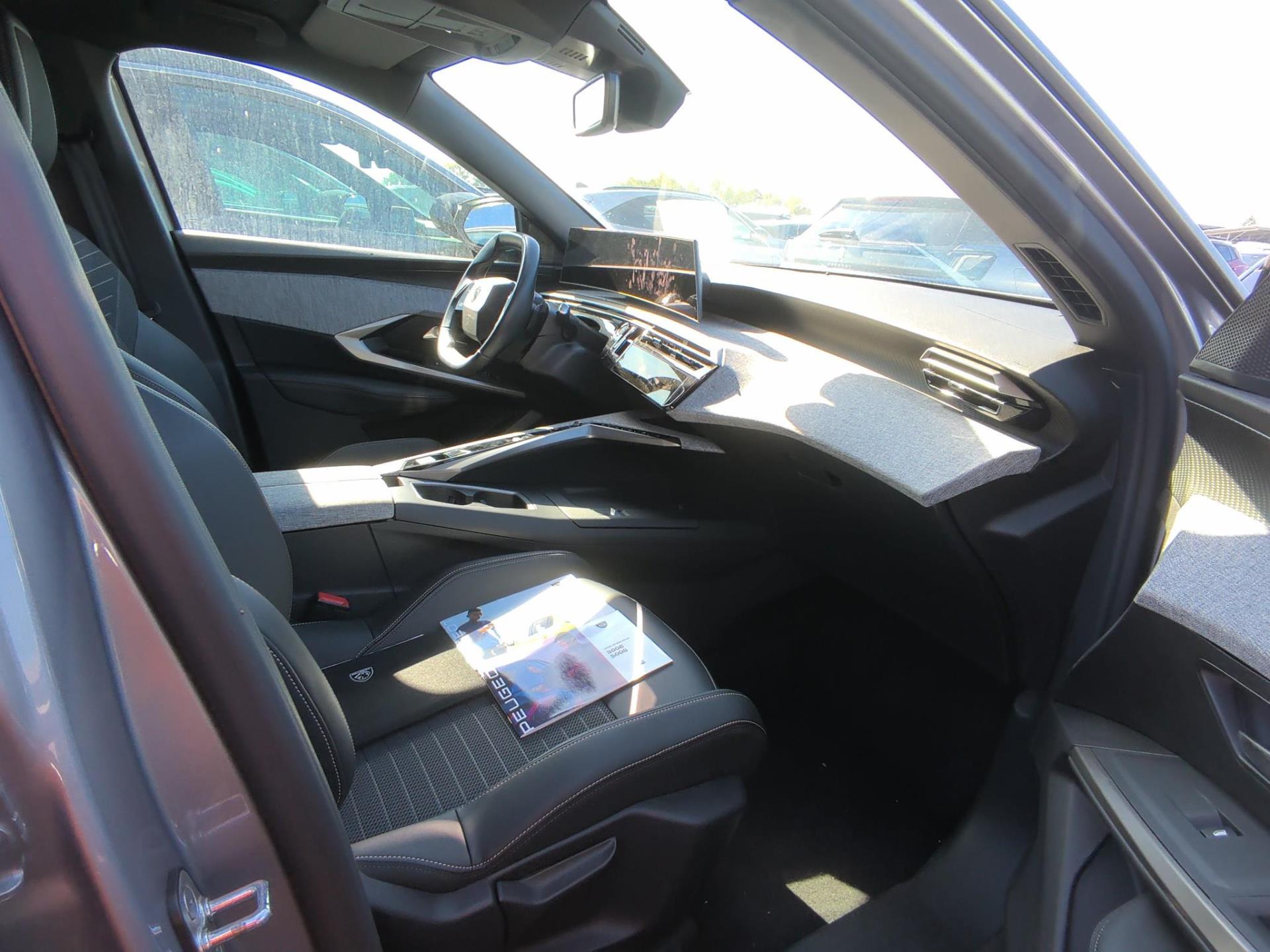 Peugeot 3008 Hybrid 136 e-DCS6 Allure 2024