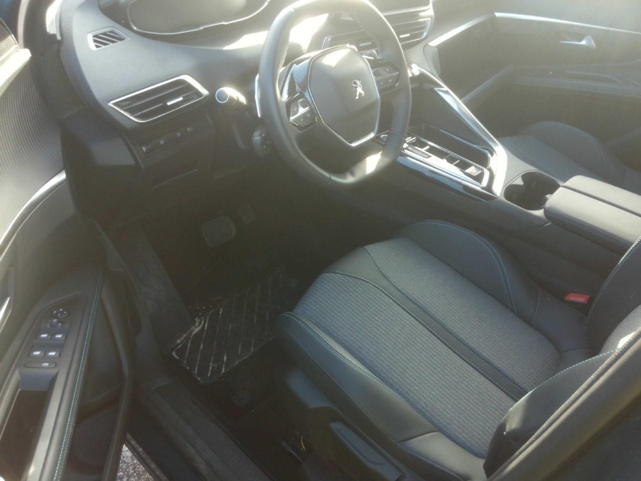 Foto Peugeot 3008 Hybrid 3