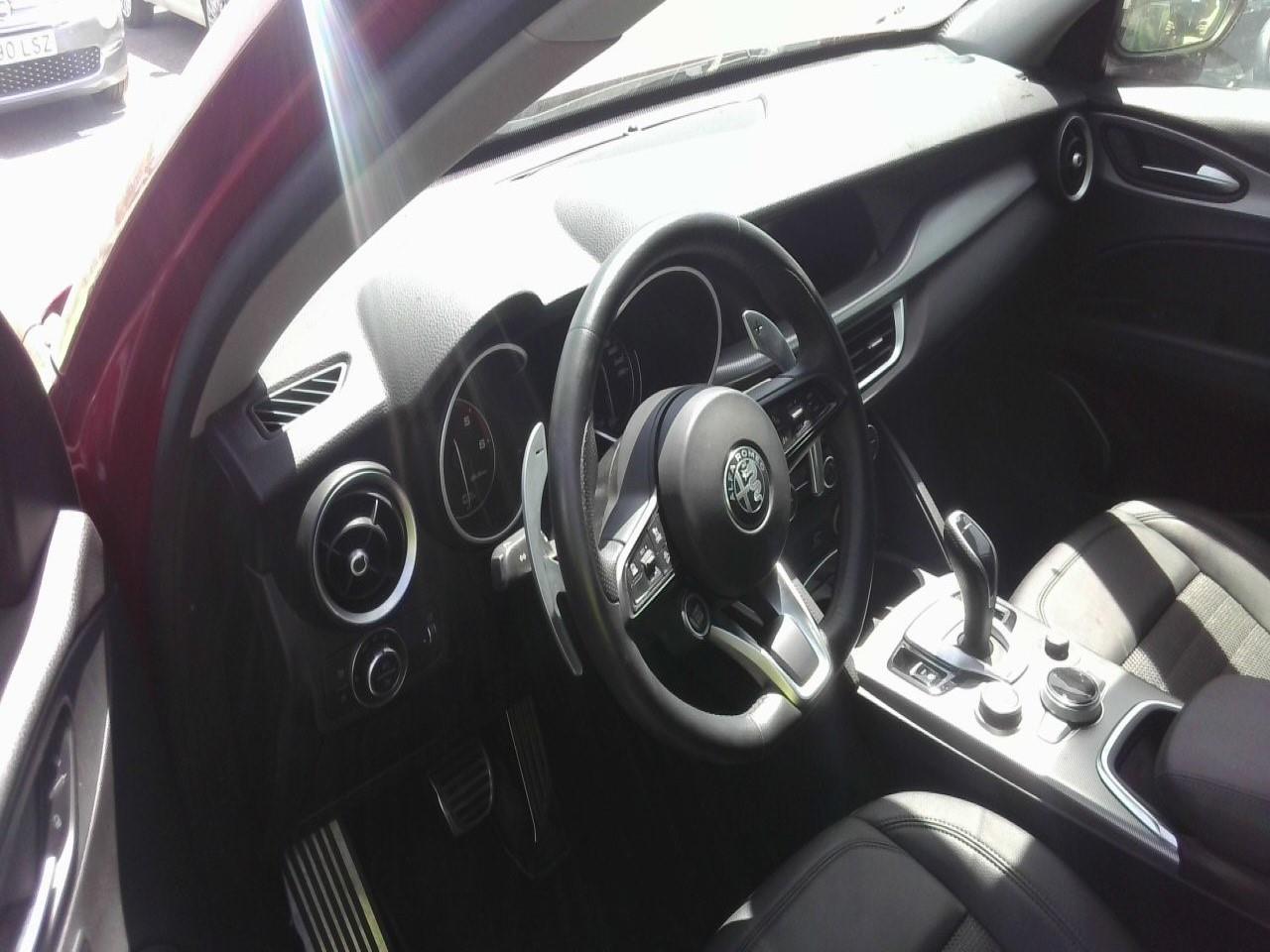 Foto Alfa Romeo Stelvio 4