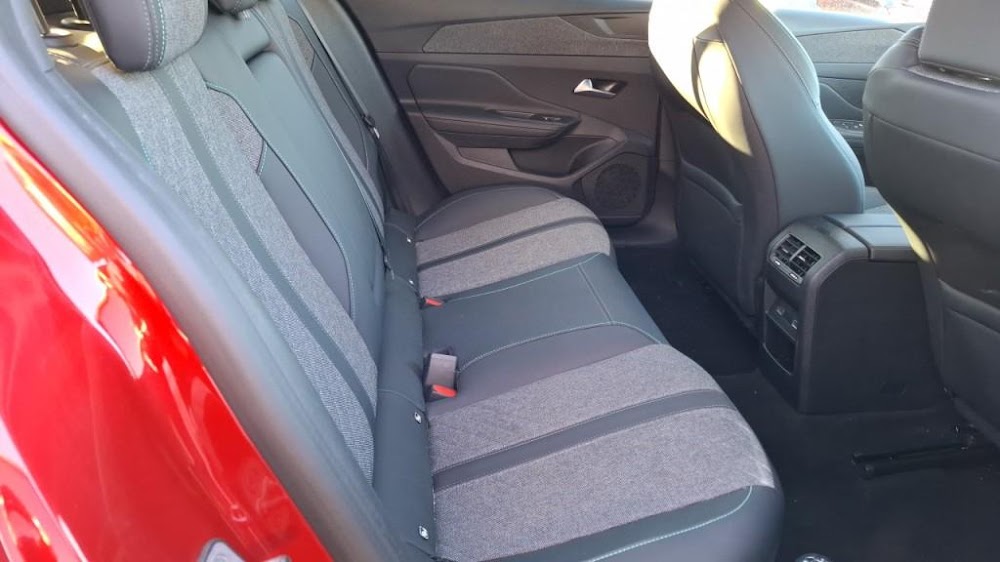 Foto Peugeot 408 13