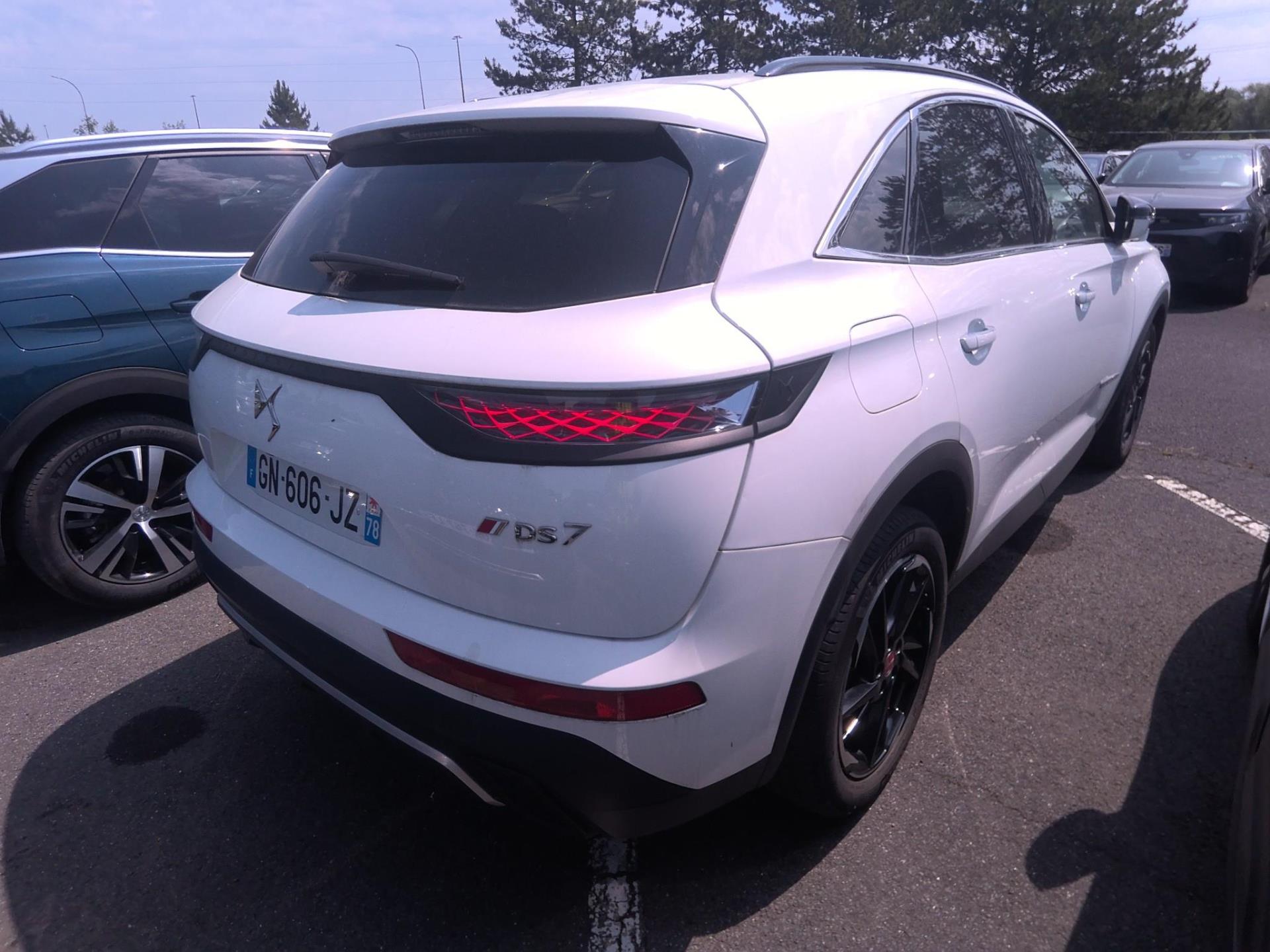 DS DS7 Crossback BlueHDi 130 EAT8 Performance Line 2023