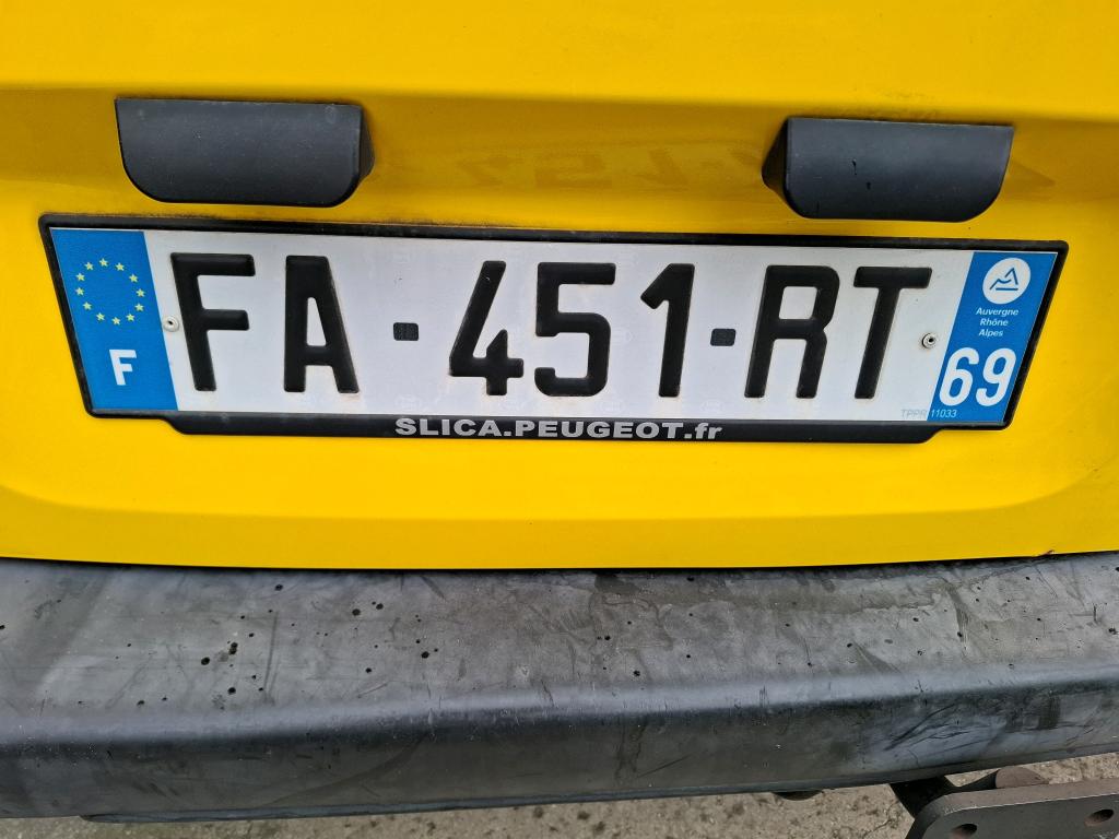 Peugeot PARTNER FOURGON STANDARD 1.6 BLUEHDI 75 BVM5 PREMIUM 2018