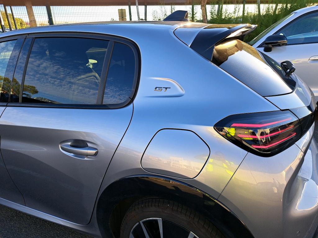 Peugeot 208 Hybrid 110 e-DCS6 GT 2025