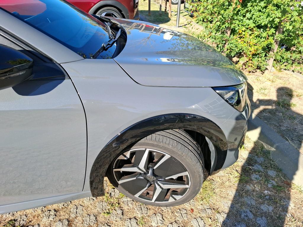 Peugeot 208 Hybrid 145 ch e-DCS6 GT 2025