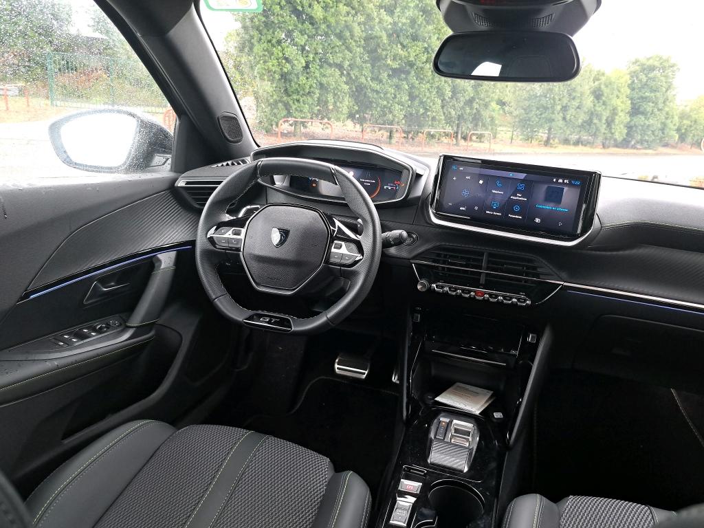 Peugeot 2008 Hybrid 145 ch e-DCS6 GT 2025