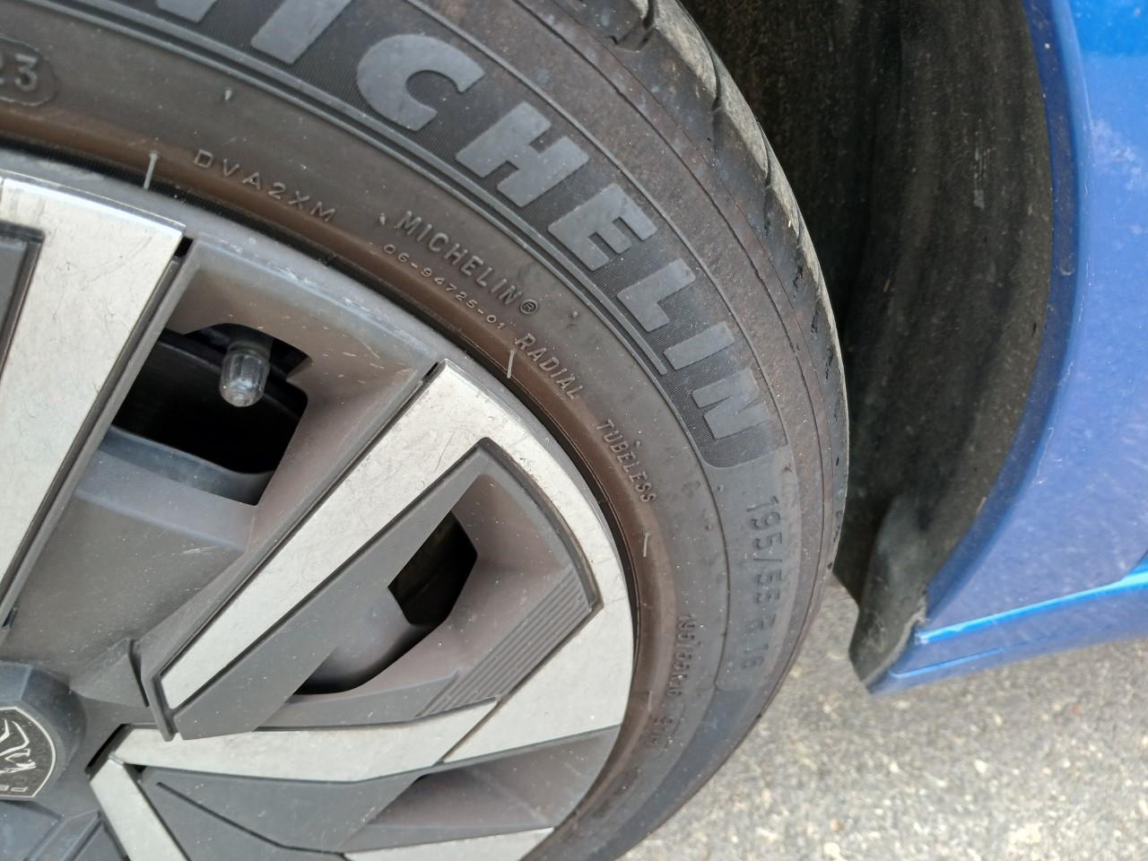 Foto Peugeot 208 23