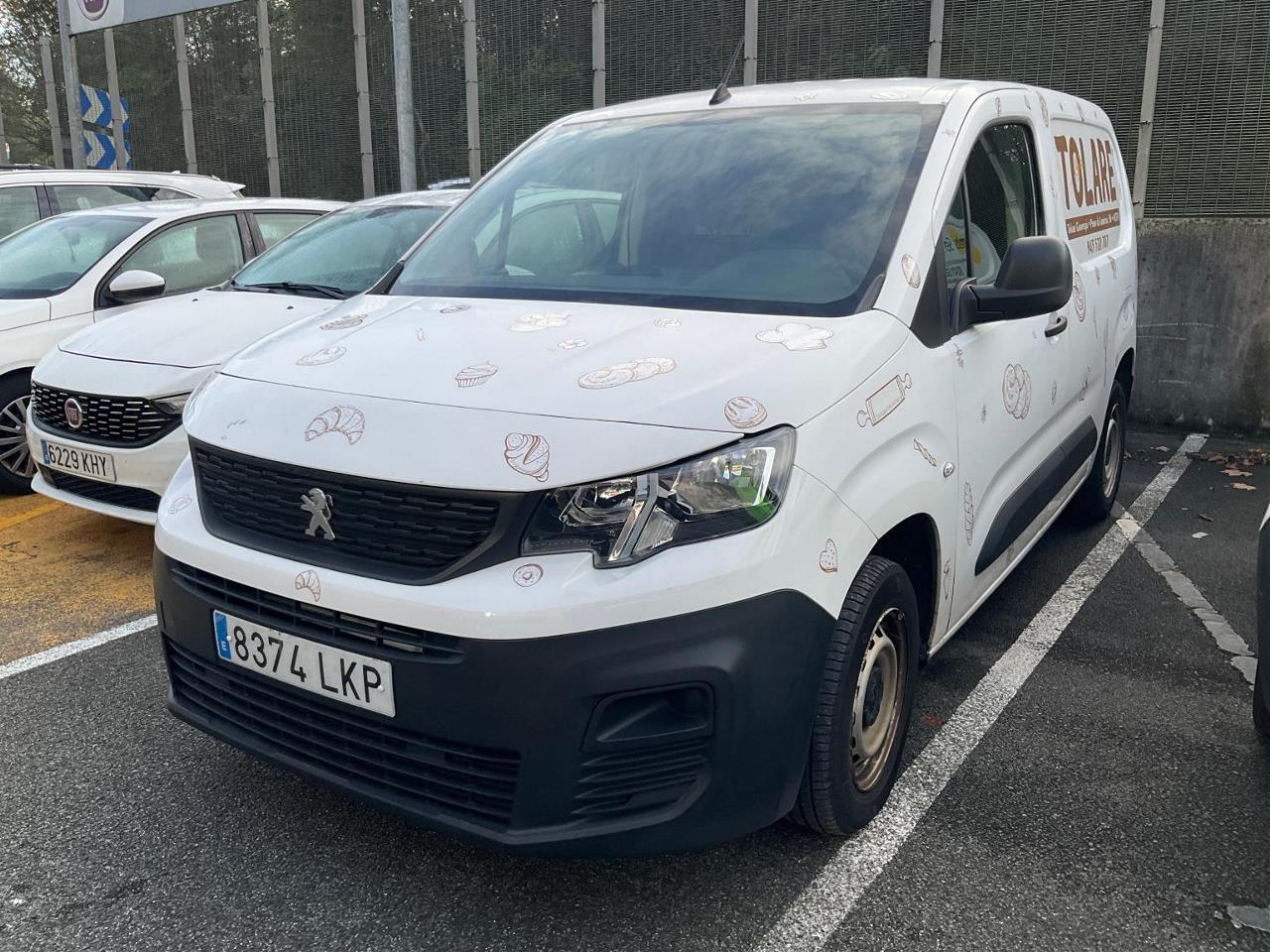 Peugeot Partner Nuevo Partner Pro Standard 600kg BlueHDi 75 5 Vel. MAN ?6.2 ( . )