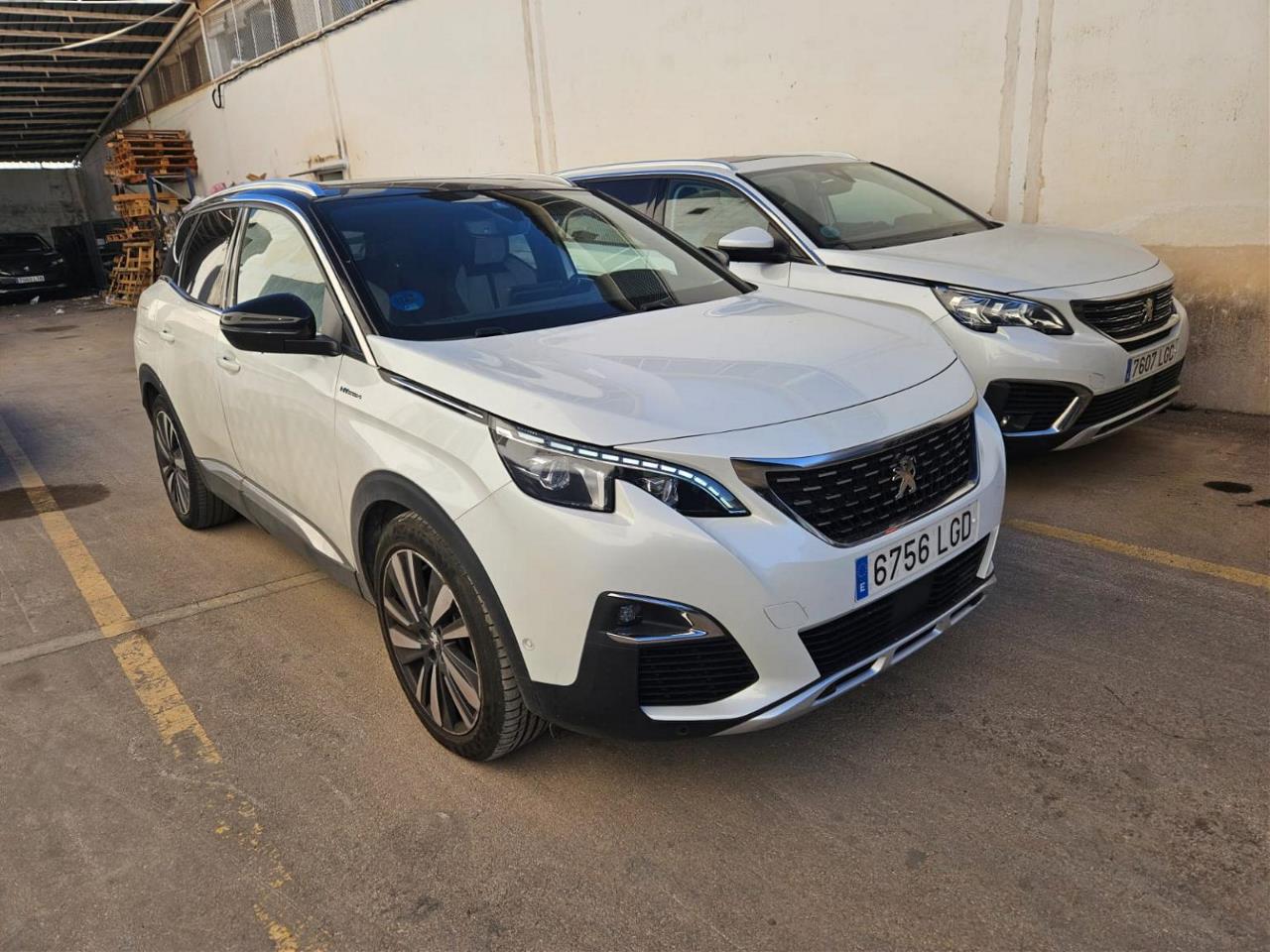 Foto Peugeot 3008 Hybrid 3
