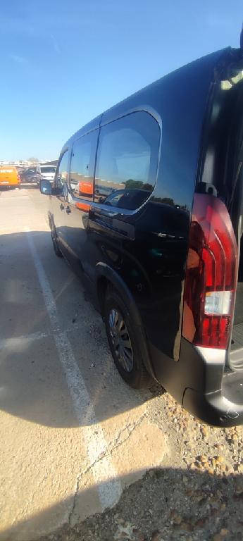 Foto Peugeot Rifter 8