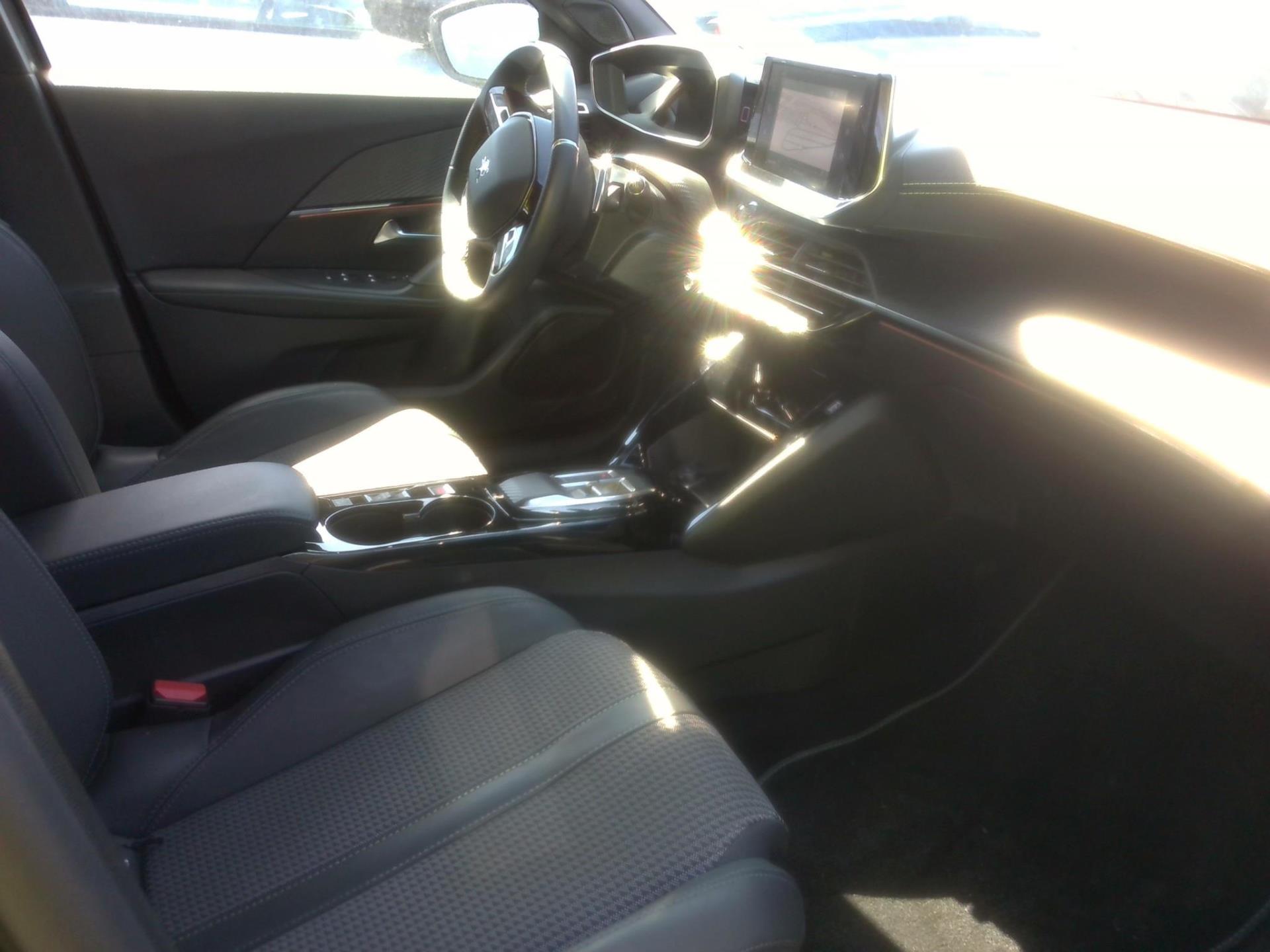Peugeot 2008 PureTech 130 S&S EAT8 GT 2023
