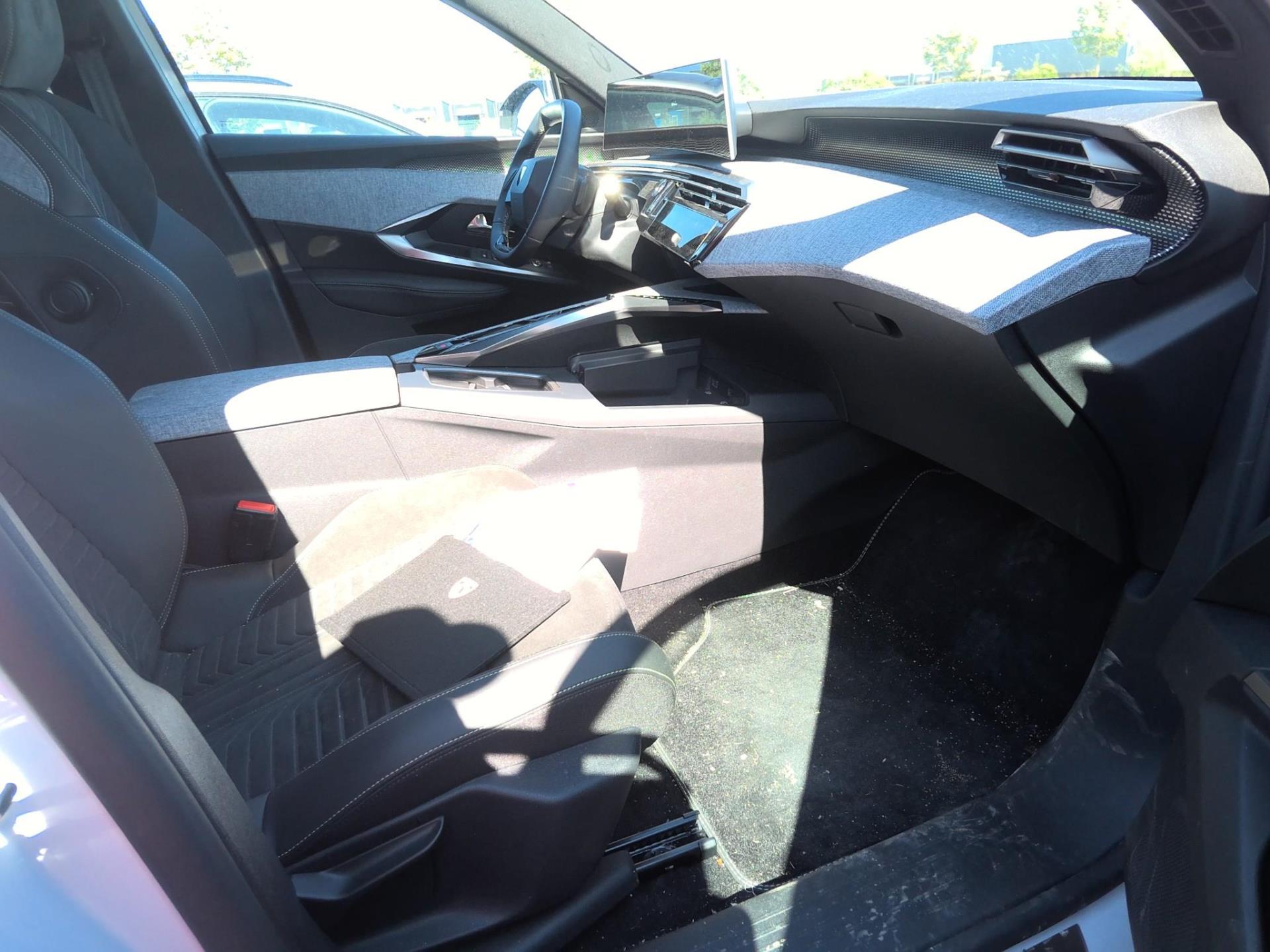 Peugeot 3008 Hybrid 136 e-DCS6 GT 2025