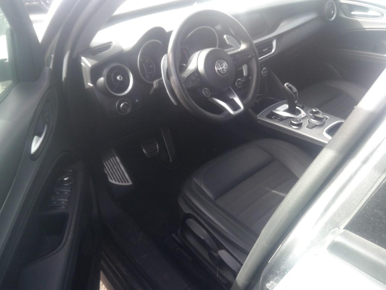 Foto Alfa Romeo Stelvio 4