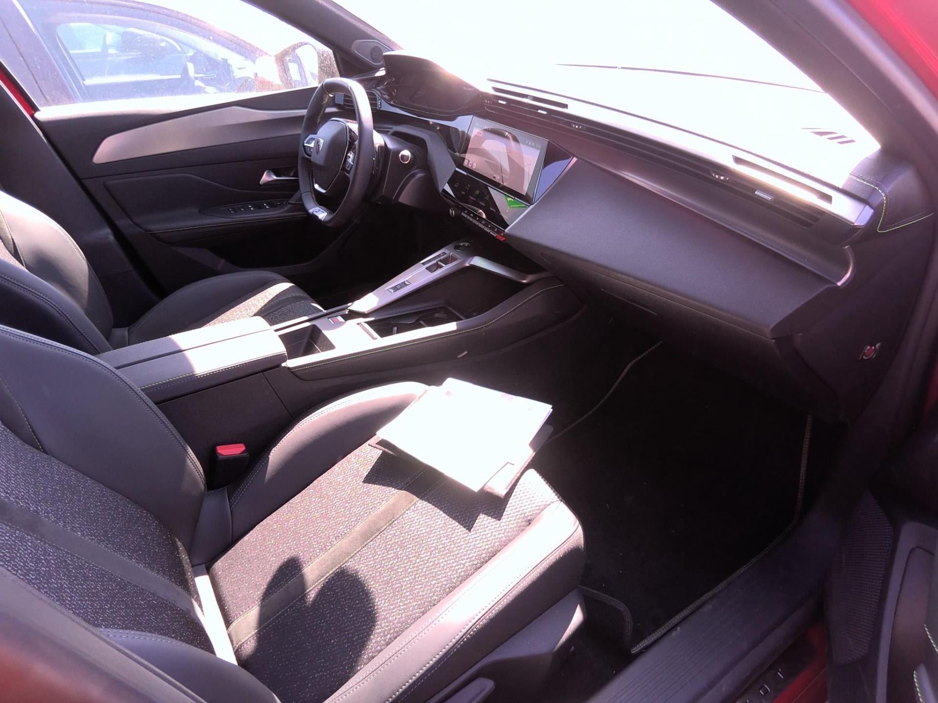 Peugeot 408 Hybrid 136 e-DCS6 GT 2025