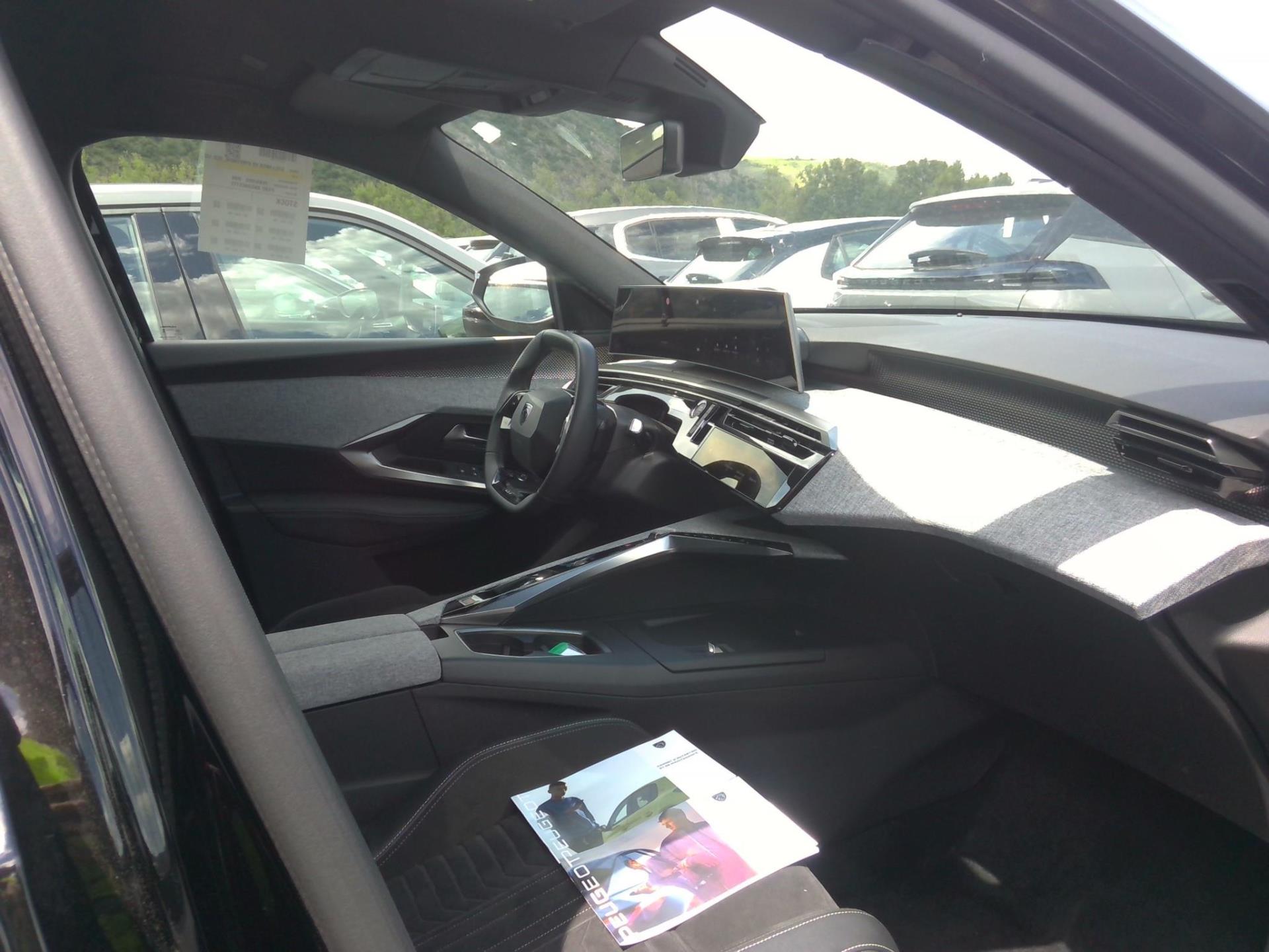 Peugeot 3008 Hybrid 136 e-DCS6 GT 2024