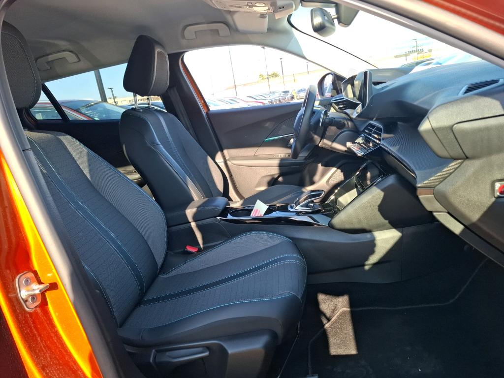 Peugeot 2008 BlueHDi 130 S&S EAT8 Allure Business 2021