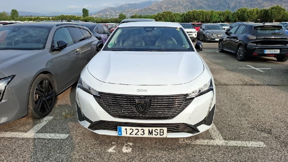 Peugeot 308 308 5p Allure BlueHDi 130 S&S EAT8