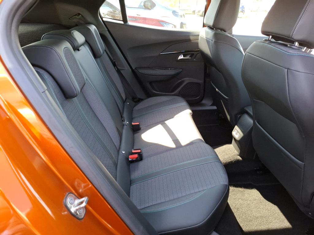 Peugeot 2008 BlueHDi 130 S&S EAT8 Allure Business 2021