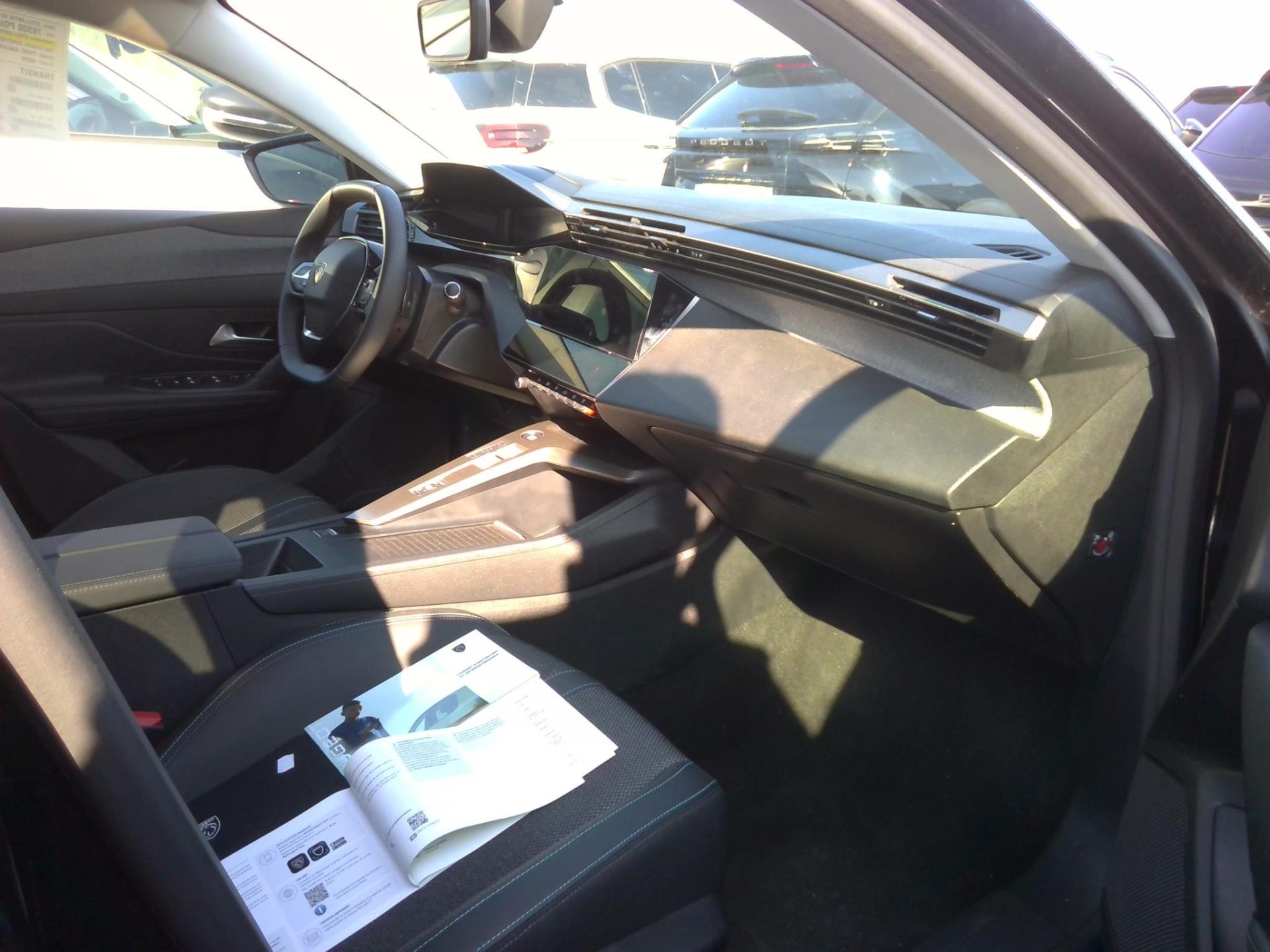 Peugeot 308 Hybrid 145 e-DCS6 Allure 2025