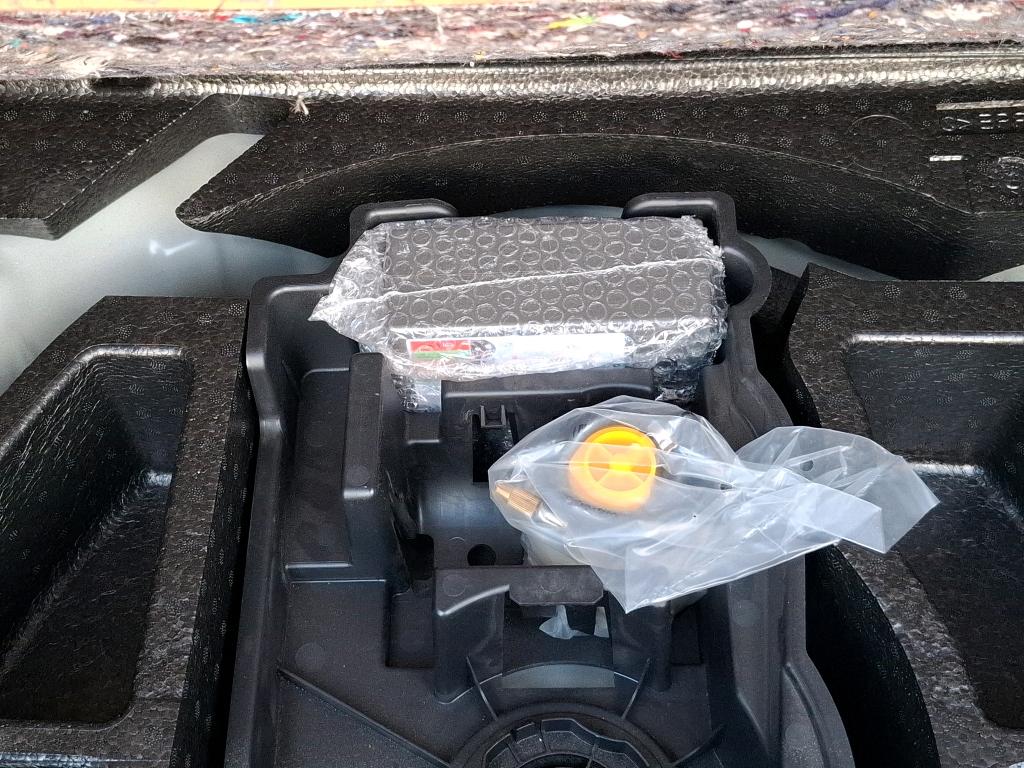 Peugeot 208 BlueHDi 100 S&S BVM6 Allure Business 2021