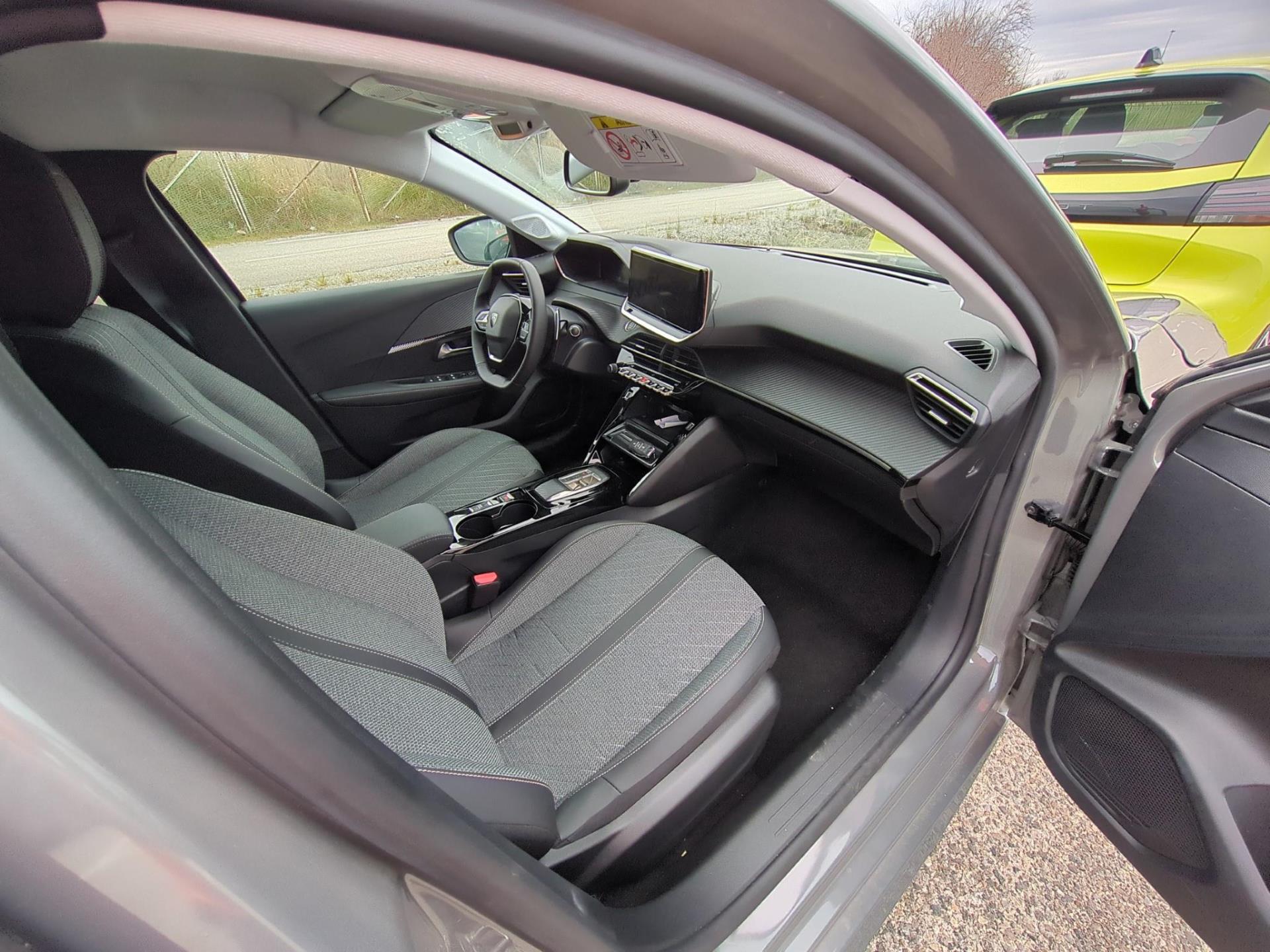 Peugeot 208 Hybrid 100 e-DCS6 Allure 2024