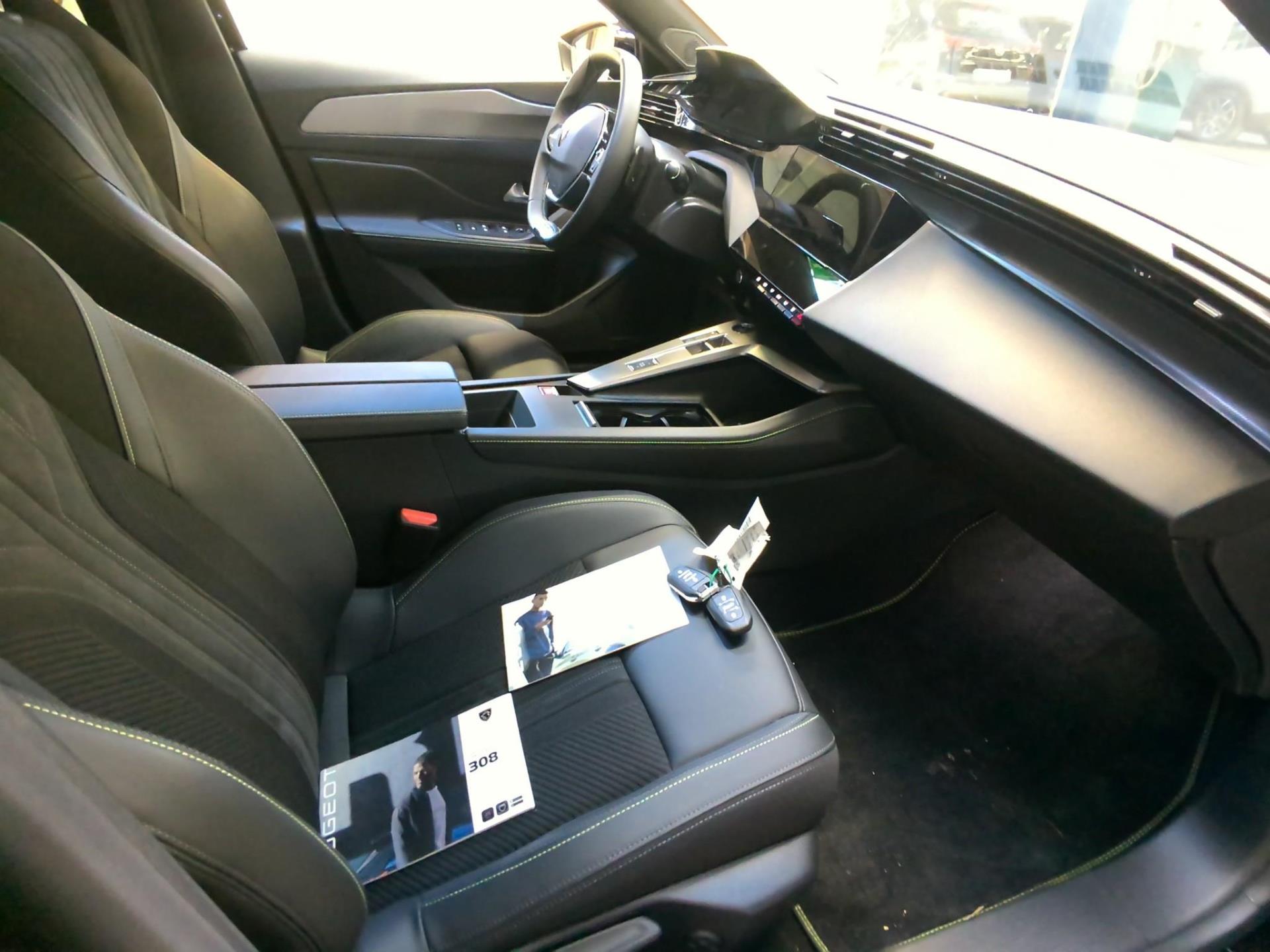Peugeot 308 Plug-in Hybrid 195 ch e-DCS7 GT 2024