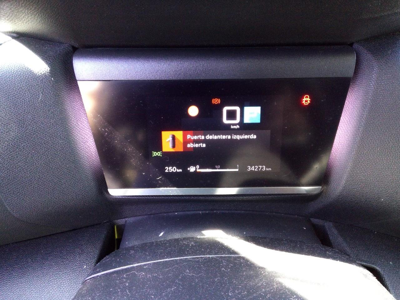 Foto Citroën C4 X 11