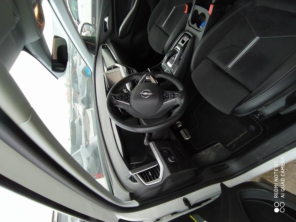 Foto Opel Grandland PHEV 12