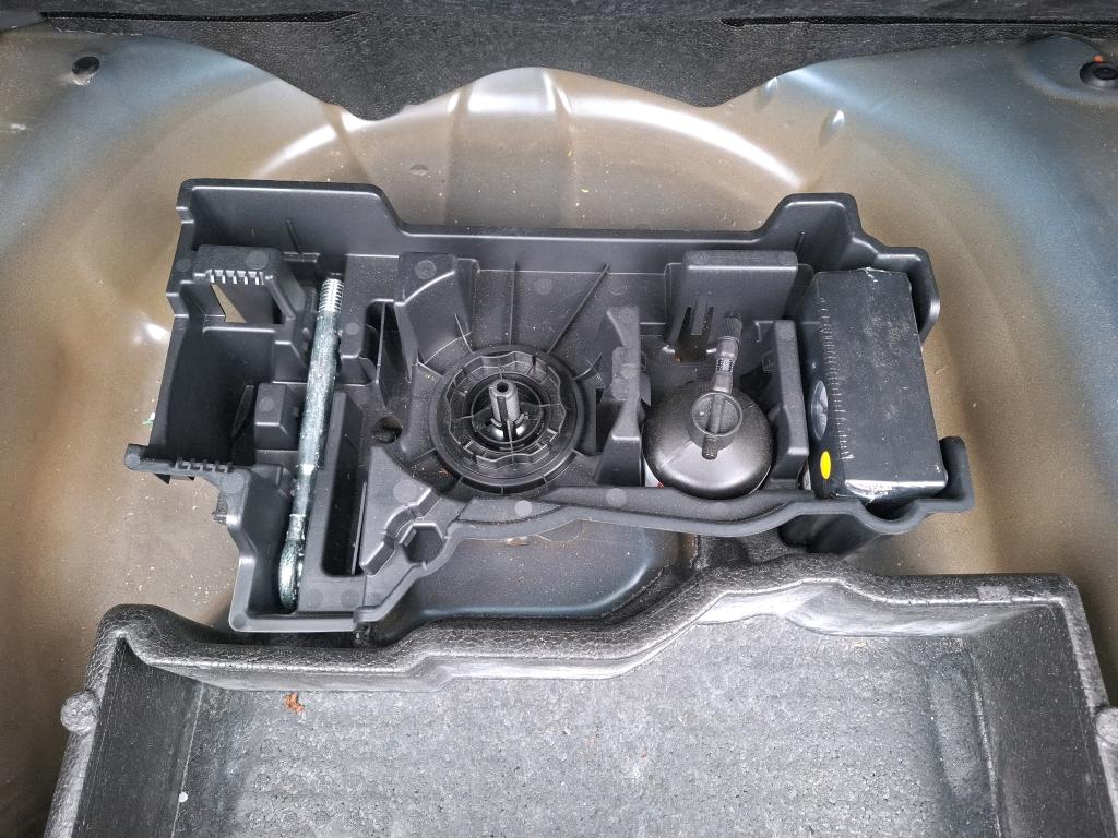 Peugeot 2008 BlueHDi 130 S&S EAT8 Active Business 2021