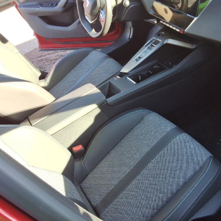 Foto Peugeot 408 13