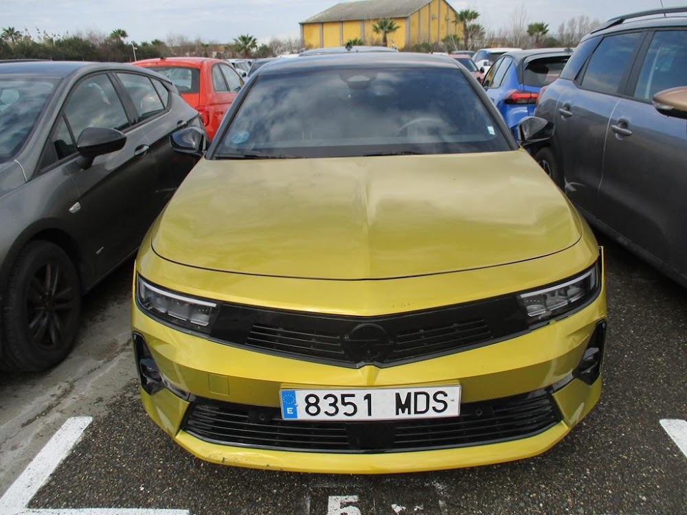 Opel Astra Nuevo Astra 5P GS 1.2T XHT MT6 S/S 130 HP (96kW)