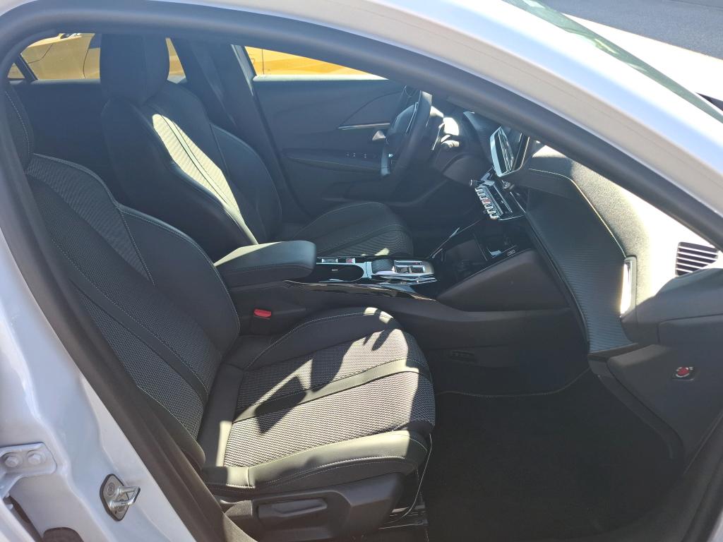 Peugeot 208 Hybrid 110 e-DCS6 GT 2025
