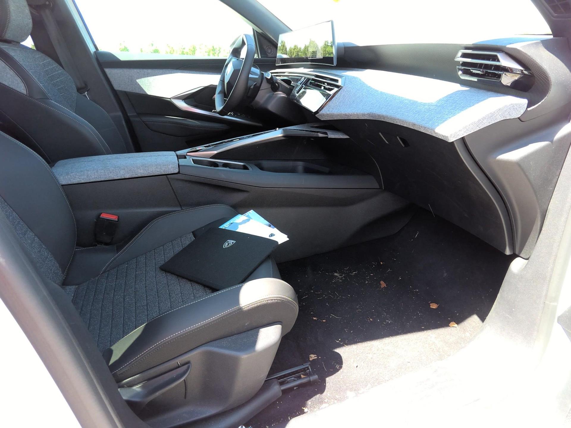 Peugeot 3008 Hybrid 145 e-DCS6 Allure 2025