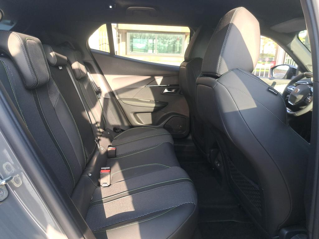 Peugeot 2008 Hybrid 136 e-DCS6 GT 2025