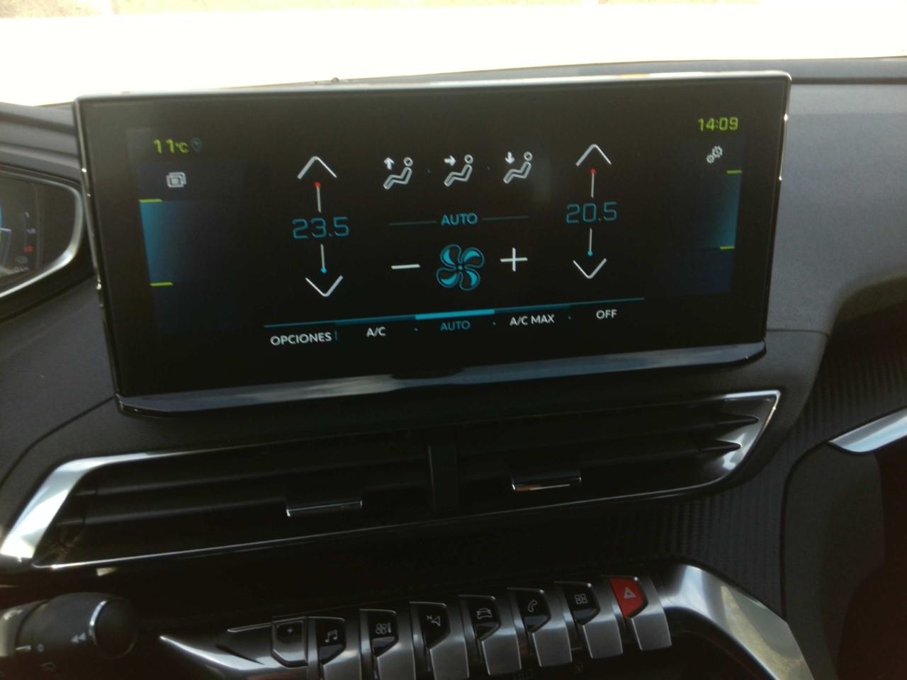 Foto Peugeot 3008 Hybrid 8