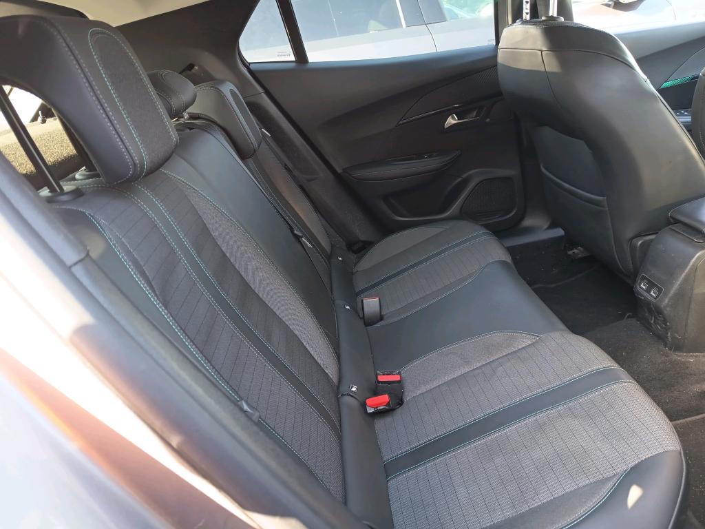 Peugeot 2008 BlueHDi 130 S&S EAT8 Allure 2021