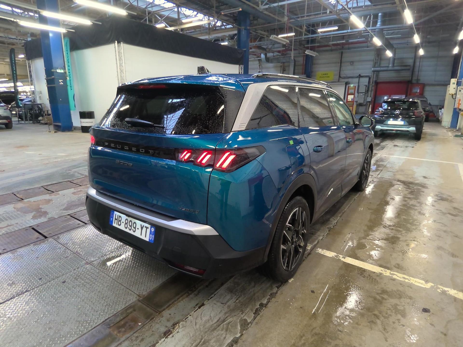 Peugeot 5008 Hybrid 136 e-DCS6 Allure 2025