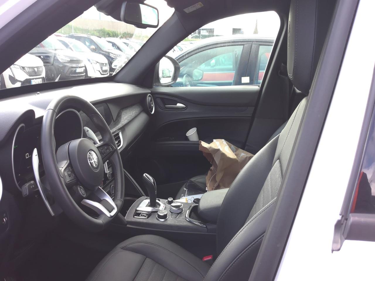 Foto Alfa Romeo Stelvio 5