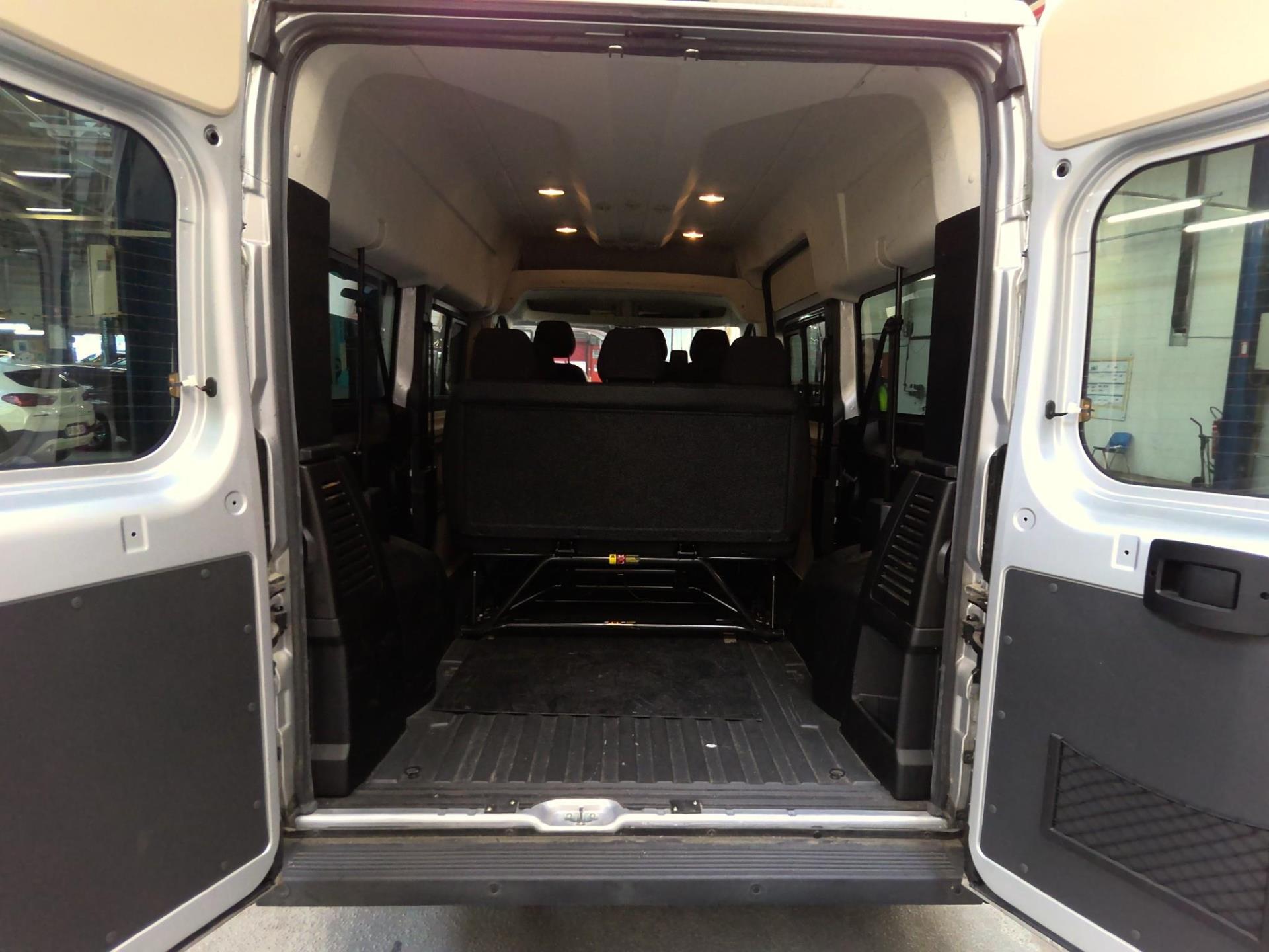 Peugeot Boxer 333 L2H2 BlueHDi 140 S&S Active 9 Places 2019