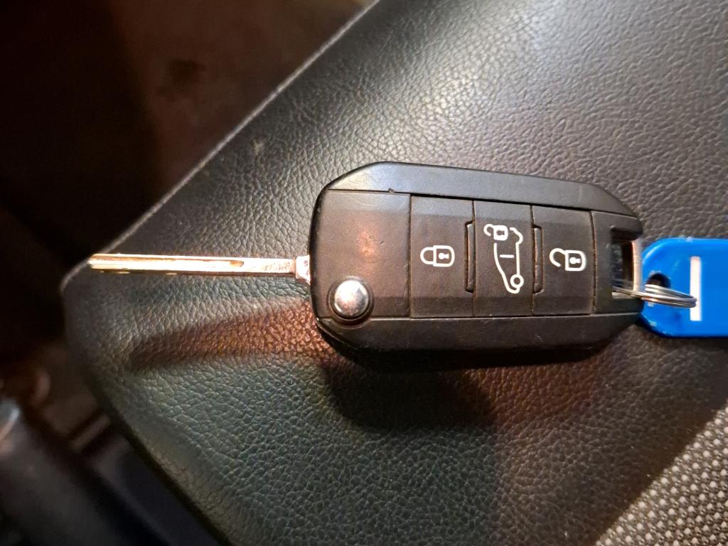 Peugeot EXPERT FGN TOLE STANDARD 2.0 BLUEHDI 120 S&S BVM6 PREMIUM 2018