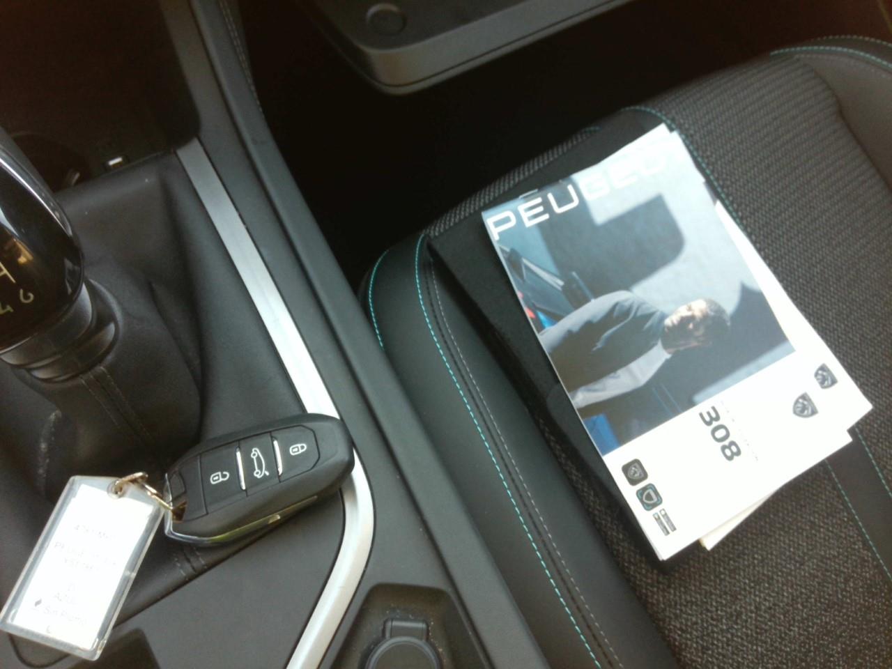 Foto Peugeot 308 8
