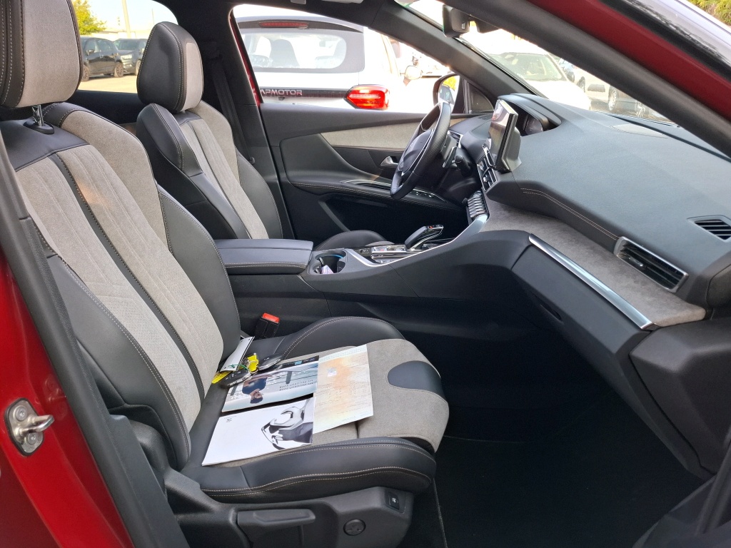 Peugeot 3008 Hybrid4 300 e-EAT8 GT Pack 2021