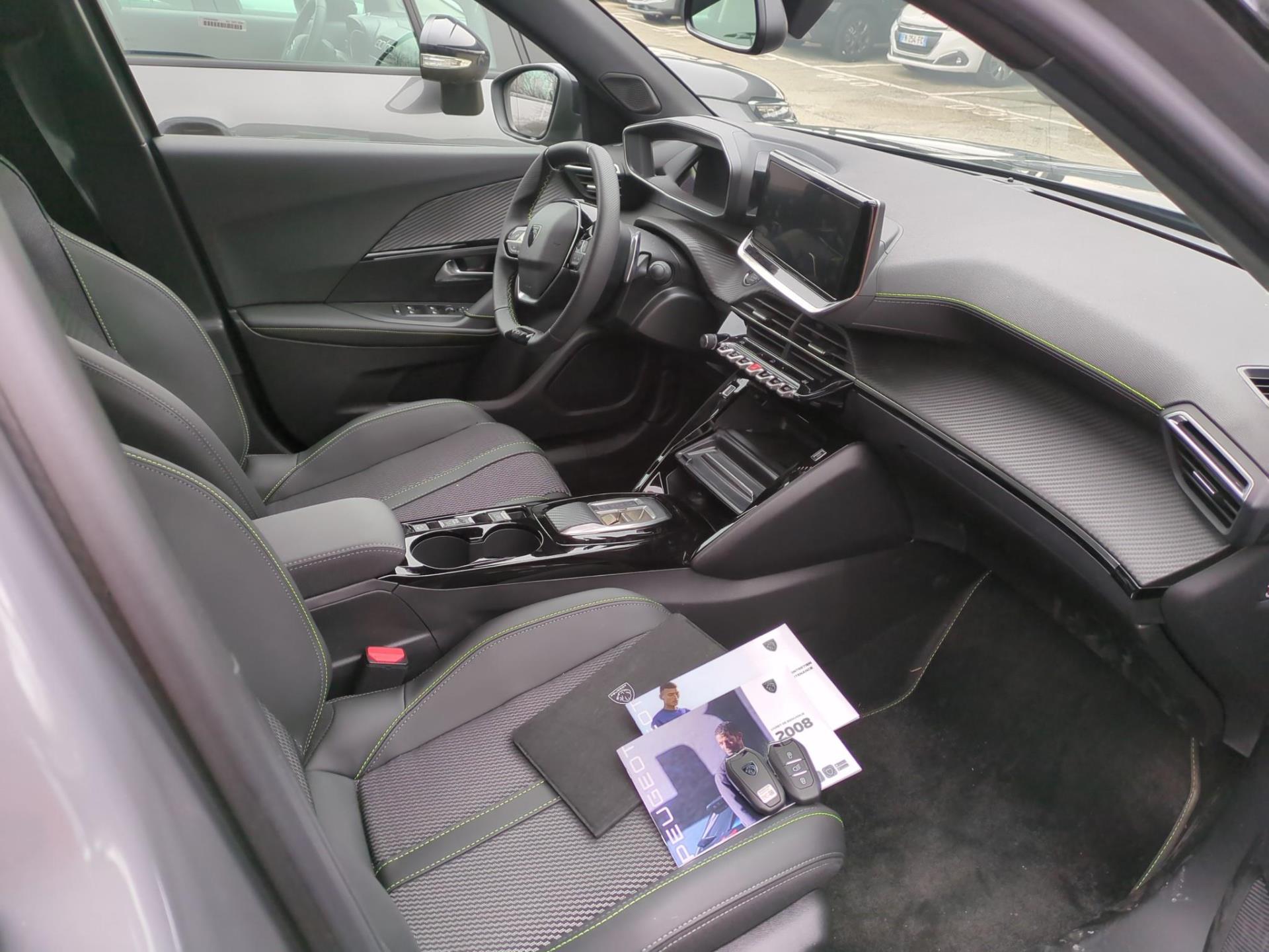 Peugeot 2008 Hybrid 136 e-DCS6 GT 2025